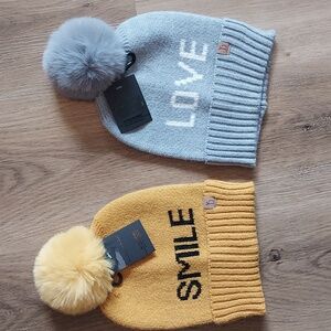 NEW Womens Pom-Pom Beanie Set - Yellow and Gray